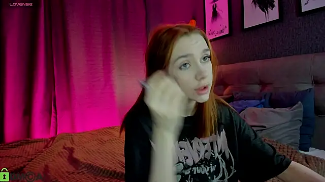 Lesi Moonie01 online show from April 18, 2026, 9:24 am