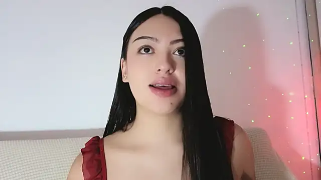 Snapshot of Sweet-Sophiee chatting on July 6, 2026, 1:35 am Sweet-Sophiee online show from July 6, 2026, 1:35 am