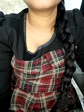Snapshot of Lovely_mam444 chatting on December 16, 2024, 2:49 pm Lovely mam444 online show from December 16, 2024, 2:49 pm