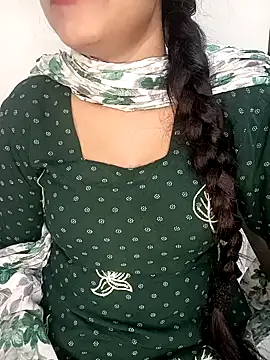 Snapshot of Lovely_mam444 chatting on December 17, 2024, 12:43 pm Lovely mam444 online show from December 17, 2024, 12:43 pm