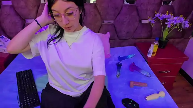 Katty Queen online show from November 27, 2025, 12:40 pm