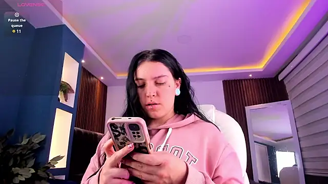 Lucy Smith2 online show from February 26, 2025, 3:42 am