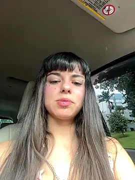 Snapshot of VioletaSubmissive chatting on November 16, 2025, 7:19 pm VioletaSubmissive online show from November 16, 2025, 7:19 pm