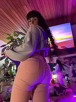 Snapshot of VioletaSubmissive chatting on February 23, 2026, 9:45 pm VioletaSubmissive online show from February 23, 2026, 9:45 pm