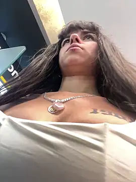 Snapshot of VioletaSubmissive chatting on March 20, 2026, 10:58 pm VioletaSubmissive online show from March 20, 2026, 10:58 pm