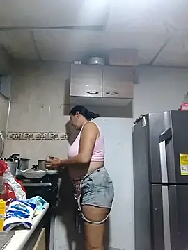 Snapshot of lupita_2023 chatting on December 4, 2024, 1:25 am lupita 2023 online show from December 4, 2024, 1:25 am