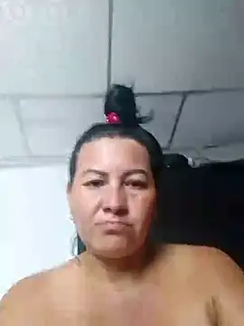 Snapshot of lupita_2023 chatting on December 26, 2024, 5:30 pm lupita 2023 online show from December 26, 2024, 5:30 pm