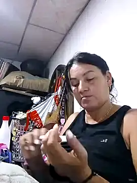 Snapshot of lupita_2023 chatting on February 21, 2025, 12:27 am lupita 2023 online show from February 21, 2025, 12:27 am