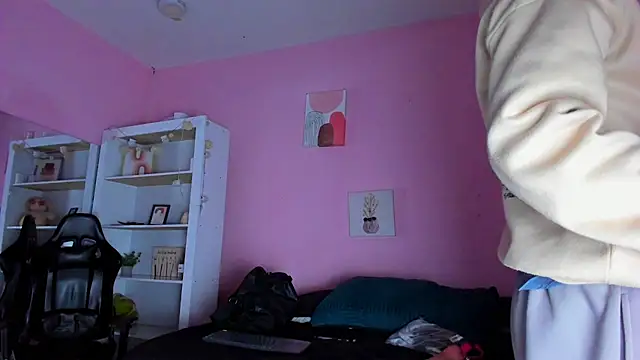 Ian Castillo  online show from December 16, 2025, 11:15 am