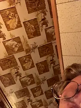 Tonybaloney1972 online show from October 10, 2025, 12:04 pm