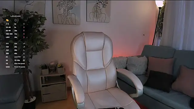 aisha bx online show from December 1, 2025, 12:10 pm