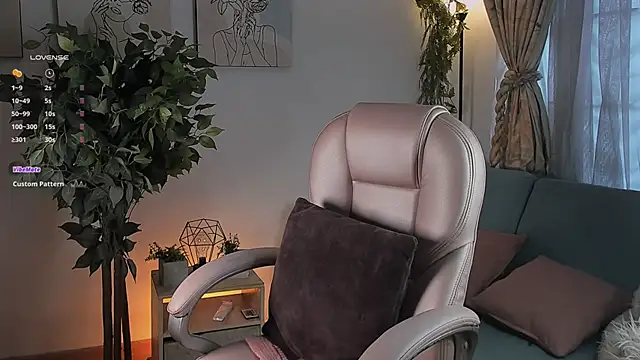 aisha bx online show from March 23, 2026, 1:37 pm