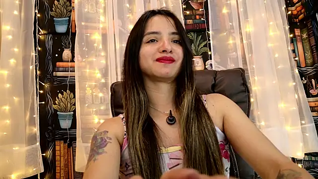 Snapshot of julietta___jackson chatting on June 25, 2026, 8:46 pm julietta jackson online show from June 25, 2026, 8:46 pm