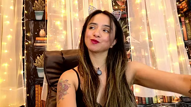 Snapshot of julietta___jackson chatting on July 6, 2026, 10:56 pm julietta jackson online show from July 6, 2026, 10:56 pm