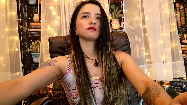 Snapshot of julietta___jackson chatting on July 8, 2026, 8:46 pm julietta jackson online show from July 8, 2026, 8:46 pm