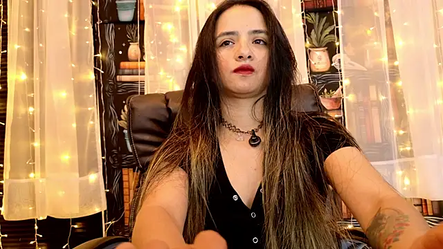 Snapshot of julietta___jackson chatting on July 9, 2026, 9:19 pm julietta jackson online show from July 9, 2026, 9:19 pm