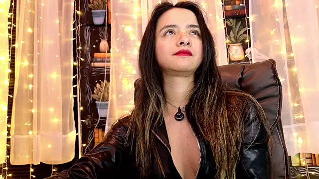 Snapshot of julietta___jackson chatting on July 22, 2026, 10:12 pm julietta jackson online show from July 22, 2026, 10:12 pm