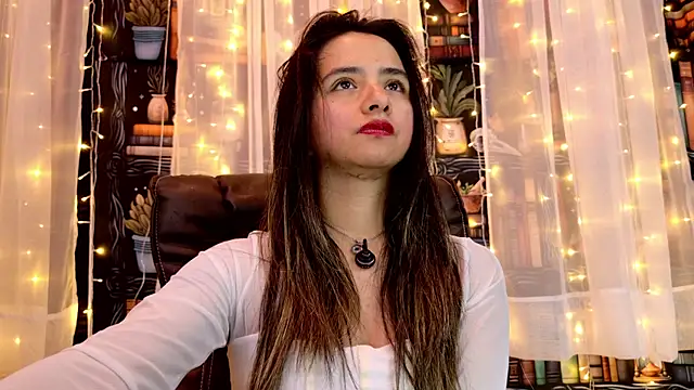 Snapshot of julietta___jackson chatting on July 23, 2026, 8:51 pm julietta jackson online show from July 23, 2026, 8:51 pm