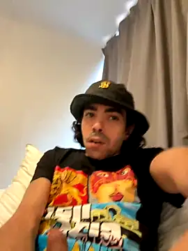 Snapshot of wolfwhite95 chatting on October 12, 2025, 2:27 pm wolfwhite95 online show from October 12, 2025, 2:27 pm