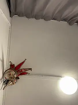 Snapshot of wolfwhite95 chatting on October 25, 2025, 4:35 pm wolfwhite95 online show from October 25, 2025, 4:35 pm