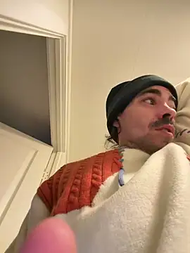 Snapshot of wolfwhite95 chatting on March 1, 2026, 4:31 pm wolfwhite95 online show from March 1, 2026, 4:31 pm