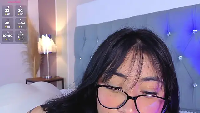 aprildreams19 online show from February 3, 2026, 12:21 pm