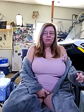 Snapshot of MsShelby40 chatting on December 14, 2024, 4:09 pm MsShelby40 online show from December 14, 2024, 4:09 pm