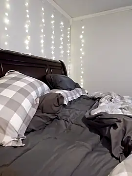 Snapshot of MsShelby40 chatting on December 18, 2024, 3:22 pm MsShelby40 online show from December 18, 2024, 3:22 pm