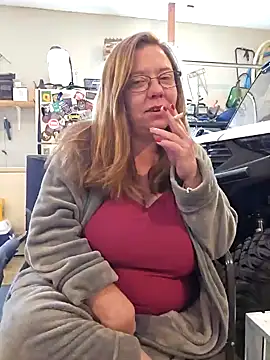 Snapshot of MsShelby40 chatting on January 17, 2025, 3:22 pm MsShelby40 online show from January 17, 2025, 3:22 pm