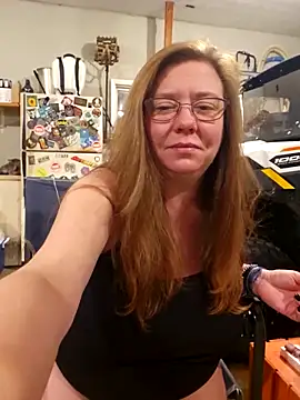 Snapshot of MsShelby40 chatting on November 29, 2025, 12:02 am MsShelby40 online show from November 29, 2025, 12:02 am