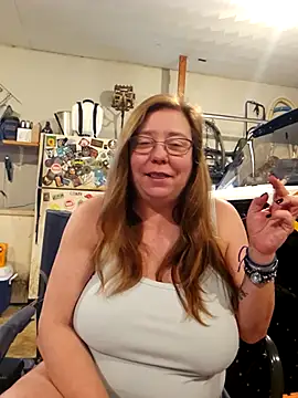 Snapshot of MsShelby40 chatting on November 29, 2025, 8:56 pm MsShelby40 online show from November 29, 2025, 8:56 pm