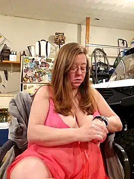 Snapshot of MsShelby40 chatting on February 7, 2026, 11:52 pm MsShelby40 online show from February 7, 2026, 11:52 pm