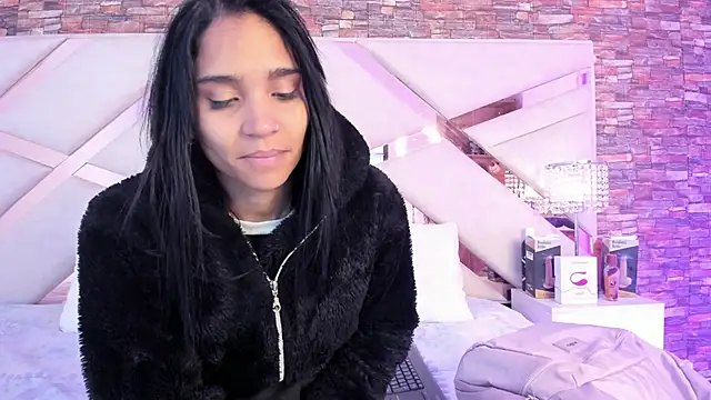 sophie pariss online show from October 13, 2025, 2:00 am