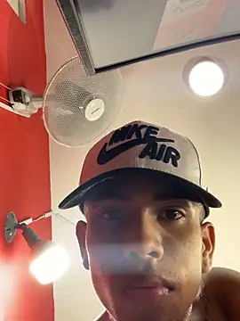 Hotkoljeixxx online show from November 26, 2025, 7:04 pm