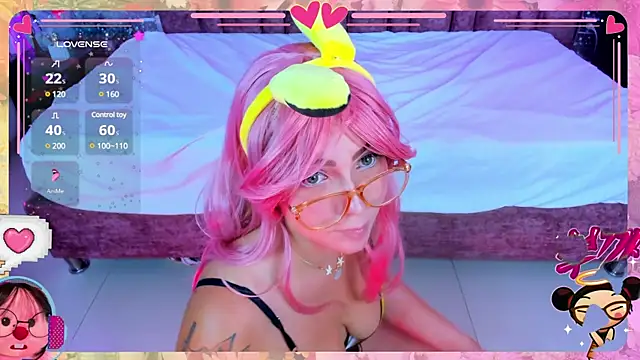 Snapshot of AlessiaDouce chatting on January 15, 2025, 10:57 pm AlessiaDouce online show from January 15, 2025, 10:57 pm