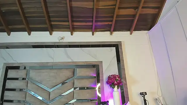 sahara sweet00 online show from April 15, 2026, 9:15 pm