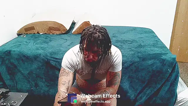 Snapshot of Azazelihornyasf chatting on March 1, 2026, 2:46 am Azazelihornyasf online show from March 1, 2026, 2:46 am