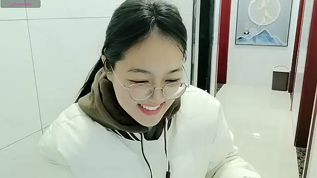 Snapshot of luoxuwen chatting on December 9, 2024, 3:07 am luoxuwen online show from December 9, 2024, 3:07 am