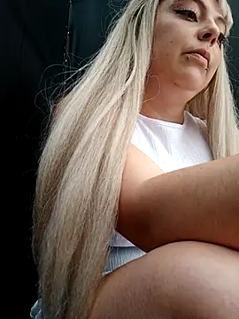 madelaine- online show from March 3, 2025, 9:48 pm