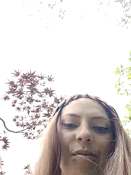 madelaine- online show from March 7, 2025, 6:33 pm