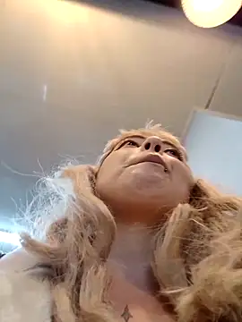 madelaine- online show from March 10, 2025, 10:55 pm