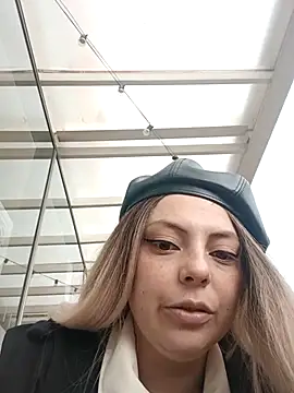 madelaine- online show from October 11, 2025, 5:22 pm