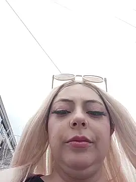 madelaine- online show from April 12, 2026, 6:13 pm