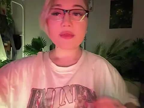 DaisyBooom online show from February 7, 2026, 7:39 pm