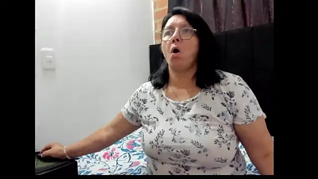 Snapshot of Evaaross_2345 chatting on January 20, 2025, 8:07 pm Evaaross 2345 online show from January 20, 2025, 8:07 pm