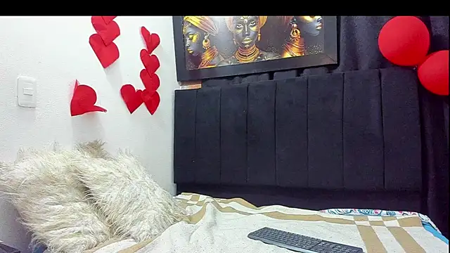 Snapshot of Evaaross_2345 chatting on March 1, 2025, 12:17 am Evaaross 2345 online show from March 1, 2025, 12:17 am