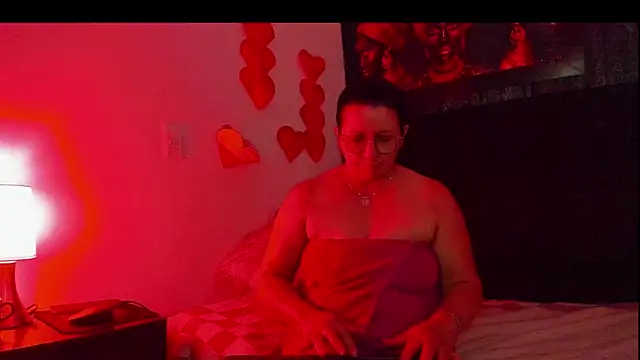 Snapshot of Evaaross_2345 chatting on March 3, 2025, 12:27 pm Evaaross 2345 online show from March 3, 2025, 12:27 pm