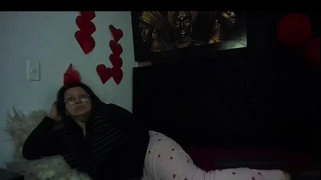 Snapshot of Evaaross_2345 chatting on March 7, 2025, 1:53 am Evaaross 2345 online show from March 7, 2025, 1:53 am