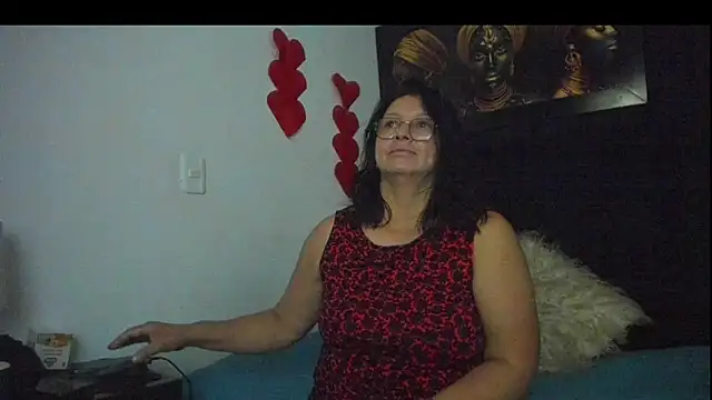 Snapshot of Evaaross_2345 chatting on March 19, 2025, 10:33 am Evaaross 2345 online show from March 19, 2025, 10:33 am