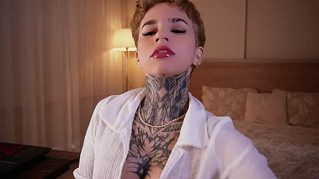 AliceShazaham  online show from March 4, 2025, 9:29 am